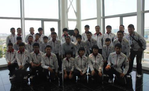 出発前の羽田空港にて