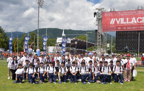 競技終了後、視察応援団の方々と一緒に