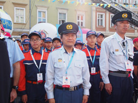 開会式で整列する日本チーム