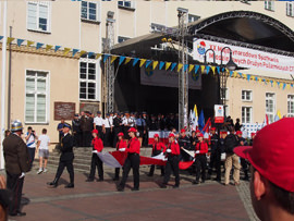 ポーランド国旗入場