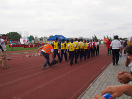 競技に向かう日本チーム