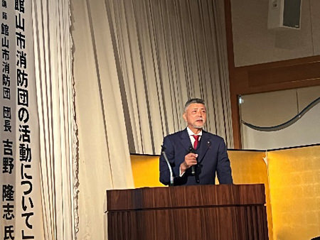 【吉野講師の講演の様子】