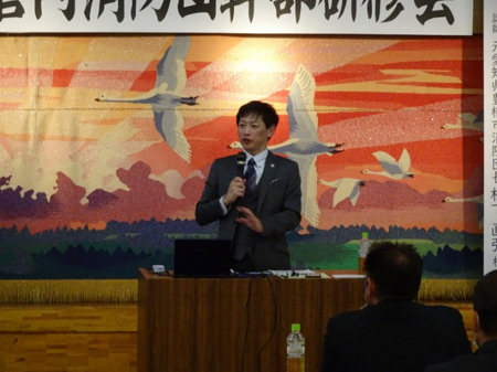 【松下講師の講演の様子】