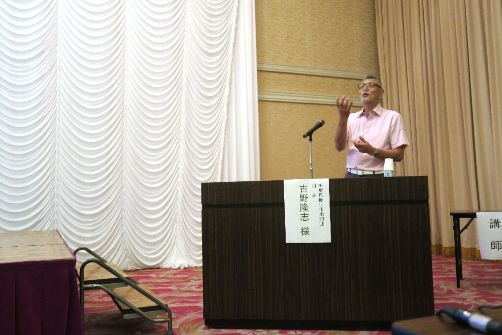 【吉野講師講演の様子】